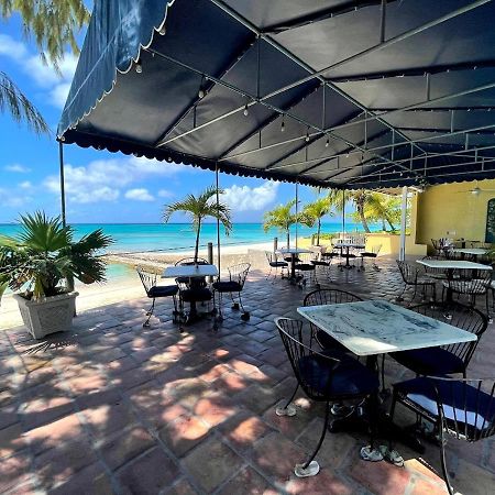 Osprey Beach Hotel Cockburn Town Esterno foto