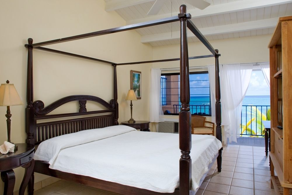 Osprey Beach Hotel Cockburn Town Esterno foto